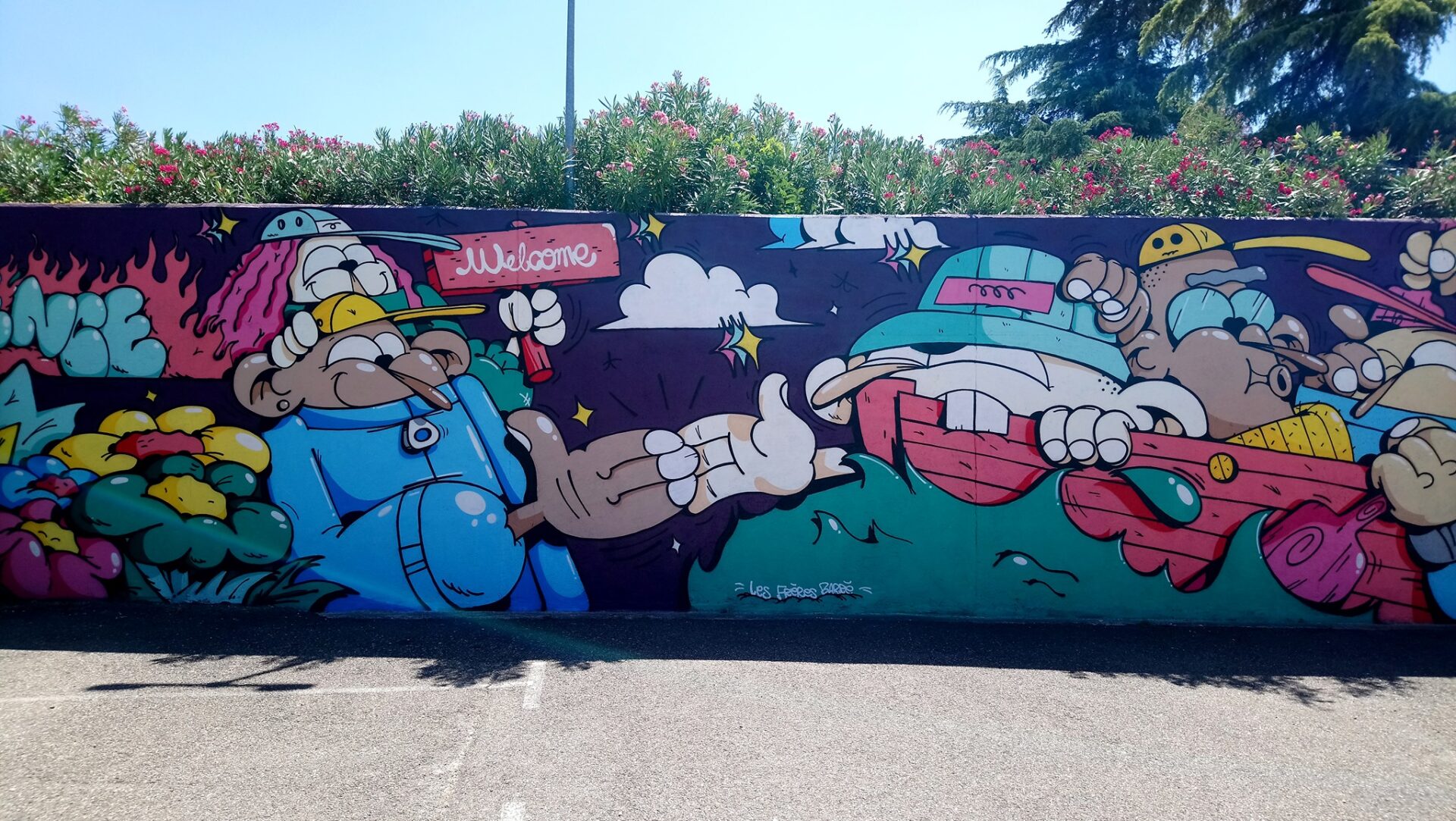 FRERESBARRE LES FRERES BARRÉ : https://www.facebook.com/LesFreresBarre