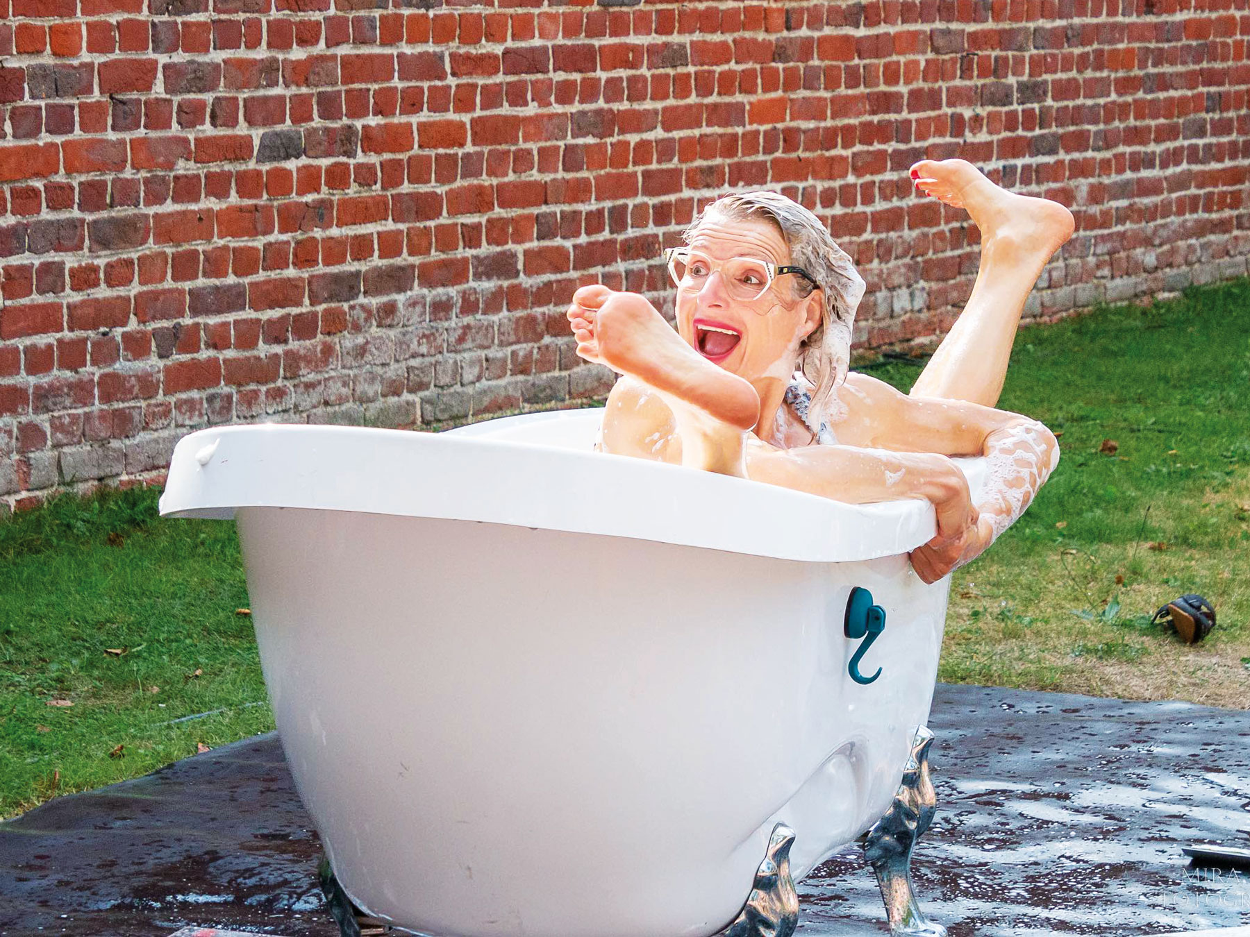 bath-flop